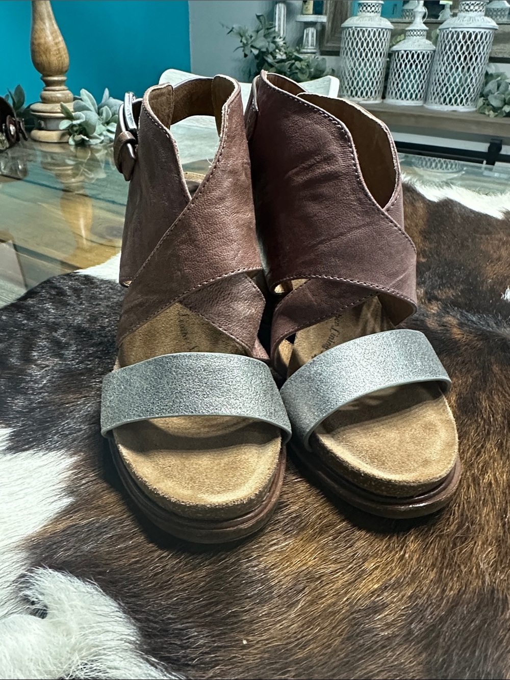 Sofft mauvr Leather Sandals with Silver Strap
